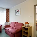 Danubius Hotel Annabella 3*