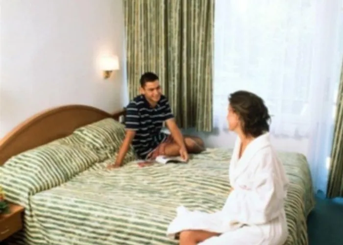 Danubius Hotel Annabella 3*